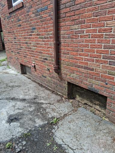 Pressure washing driveway